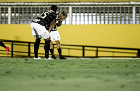 Paulinho e Rger Guedes durante o jogo contra o So Bernardo