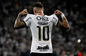 Rger Guedes mostra camisa em comemorao em empate do Corinthians contra o Palmeiras no Paulista
