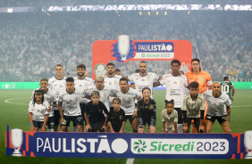 Elenco do Corinthians posa para foto antes de empate do Corinthians com o Palmeiras no Paulisto