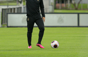 Fagner durante treino do Corinthians