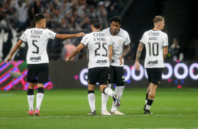 Fausto Vera, Bruno Mndez, Gil e Rger Guedes em empate do Corinthians com o Palmeiras no Paulisto