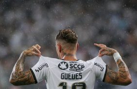 Rger Guedes mostra camisa 10 em empate do Corinthians com o Palmeiras no Paulisto