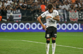 Yuri faz dana na comemorao do seu segundo gol