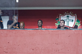 Fernado Lzaro observa jovens do Corinthians contra o Flamengo no Brasileiro Sub-20