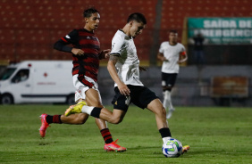 Leo Man prepara cruzamento contra o Flamengo no Brasileiro Sub-20