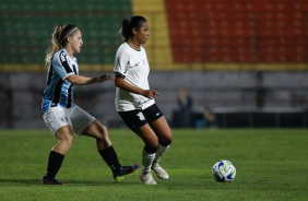 Vic Albuquerque corre em goleada do Corinthians Feminino contra o Grmio