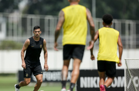 Balbuena durante treino no CT Joaquim Grava
