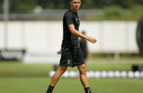 Matheus Araújo em treino do Corinthians nesta quarta-feira