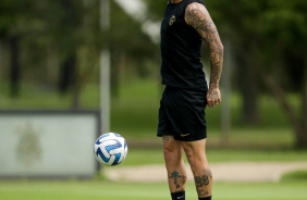 Rger Guedes pula em treino do Corinthians nesta quarta-feira