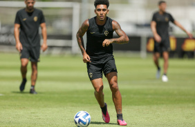 Du Queiroz durante jogo-treino entre Corinthians e Coritiba