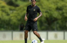 Gil durante jogo-treino entre Corinthians e Coritiba