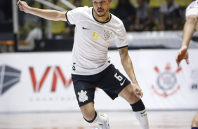 Daniel Japons em empate contra o Pato Futsal pela LNF