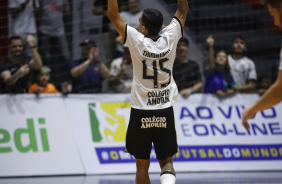 Thiaguinho comemora em empate contra o Pato Futsal pela LNF