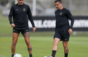 Fbio Santos e Fagner em treino no CT Joaquim Grava antes de estreia na Copa do Brasil