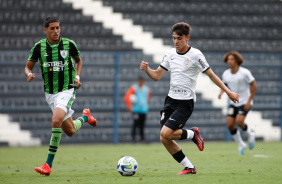 Breno Bidon em ação no jogo do Corinthians contra o América-MG, pelo Brasileiro Sub-20