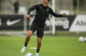 Du Queiroz em ao no ltimo treino do Corinthians antes de estreia no Brasileiro 2023