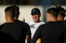 Cuca passa primeiro treino no Corinthians