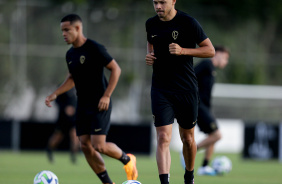 Pedro e Romero durante treino do Corinthians de olho no jogo com o Gois