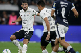 Bruno Mndez em ao no confronto do Corinthians com o Remo