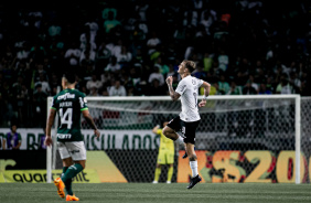 Rger Guedes comemora gol olmpico contra o Palmeiras
