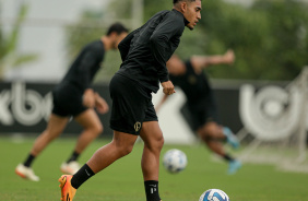 Du Queiroz durante treinamento