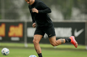Fábio Santos treinando pelo Corinthians