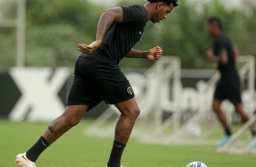 Gil durante treino do Corinthians