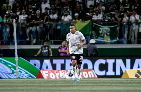 Murillo em campo durante jogo contra o Palmeiras pelo Brasileiro