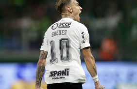 Róger Guedes comemorando o gol marcado pelo Corinthians no Dérbi válido pelo Brasileirão