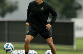 Roni durante treino do Corinthians nesta segunda