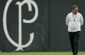 Vanderlei Luxemburgo comandando o treino no CT Joaquim Grava