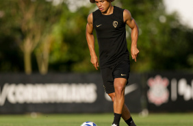 Guilherme Biro durante o treino do Corinthians