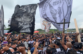 Centenas de torcedores marcaram presena no Corinthians