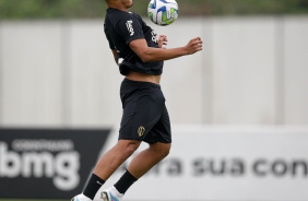 Murillo durante treino do Corinthians