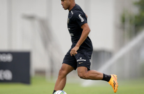 O atacante Pedro em treino do Corinthians