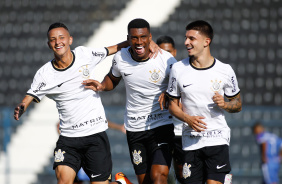 O Corinthians venceu o ECUS por 6 a 0 pelo Paulista sub-20