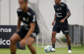 Paulinho e Pedro no treino do Corinthians