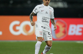 Fagner em campo na partida do Corinthians com o Botafogo, pelo Brasileiro 2023