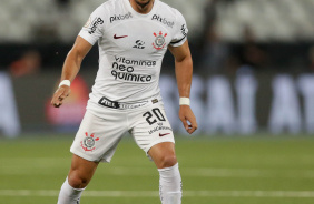 Giuliano em ao na partida do Corinthians com o Botafogo, pelo Brasileiro 2023