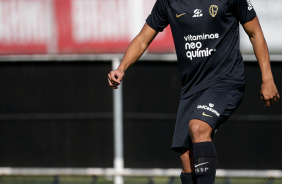 Murillo durante atividade matinal no CT Joaquim Grava de preparao para a Copa do Brasil