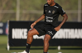 Gil durante treino do Corinthians