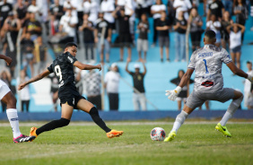 Arthur Souza no momento do gol marcado