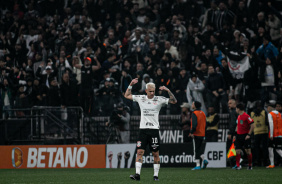 Rger Guedes comemorando o golao que marcou contra o Atltico-MG