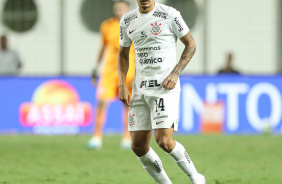 Caetano foi titular na derrota do Corinthians
