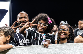 Famlia corinthiana na Neo Qumica Arena durante jogo contra o Cuiab