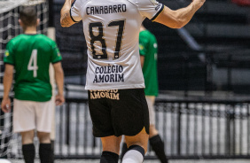 Canabarro comemora gol em jogo do Corinthians contra o Aroeira