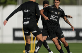 Yuri Alberto, Caetano e Fbio Santos no treino desta segunda-feira