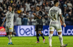 Ruan Oliveira aplaudindo tentativa de companheiro durante jogo contra o Santos