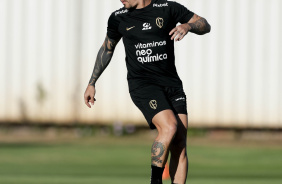 Fagner na preparao para o jogo contra o Liverpool