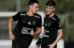 Matheus Arajo e Breno Bidon participam do treino desta tera-feira